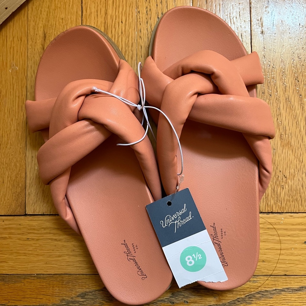 Universal thread pink sandal Nwt size 8.5